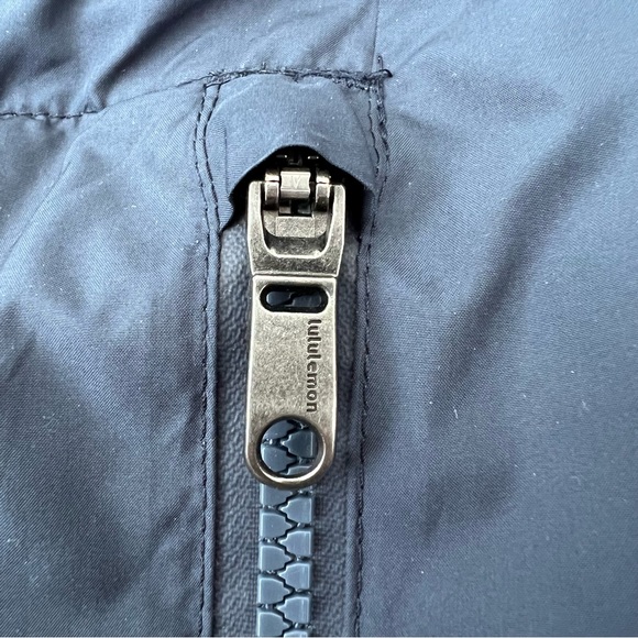 Lululemon men’s blue and navy reversible puffer mock neck zip up vest jacket - Picture 6 of 10